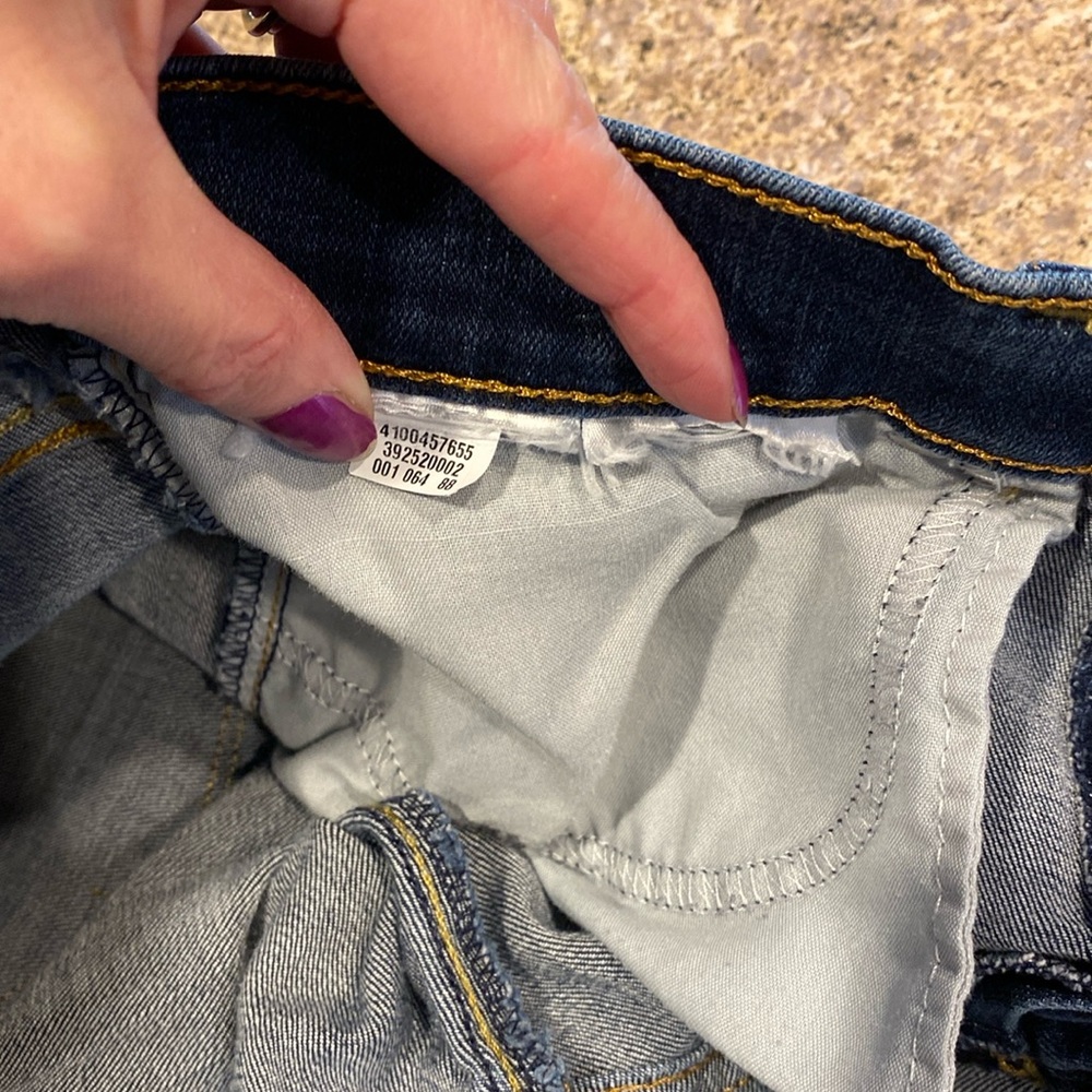 Levi’s Classic Blue Jeans 6  Tag says Bootcut? Hemmed? - Picture 15 of 17